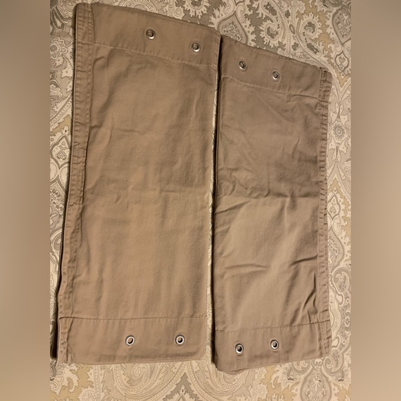 Tommy Hilfiger Set of Pillow Shams, Good Condition - Picture 2 of 13